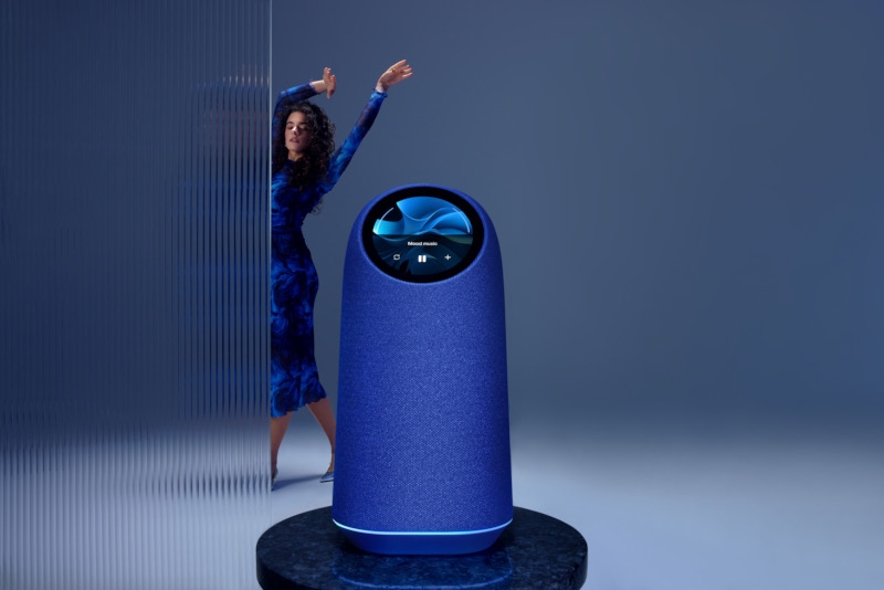 VK представила &laquo;Капсулу Про&raquo;&nbsp;&mdash; флагманскую умную колонку с сенсорным экраном за&nbsp;24 990 рублей